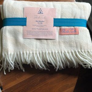 Thula Tula Ivory blanket